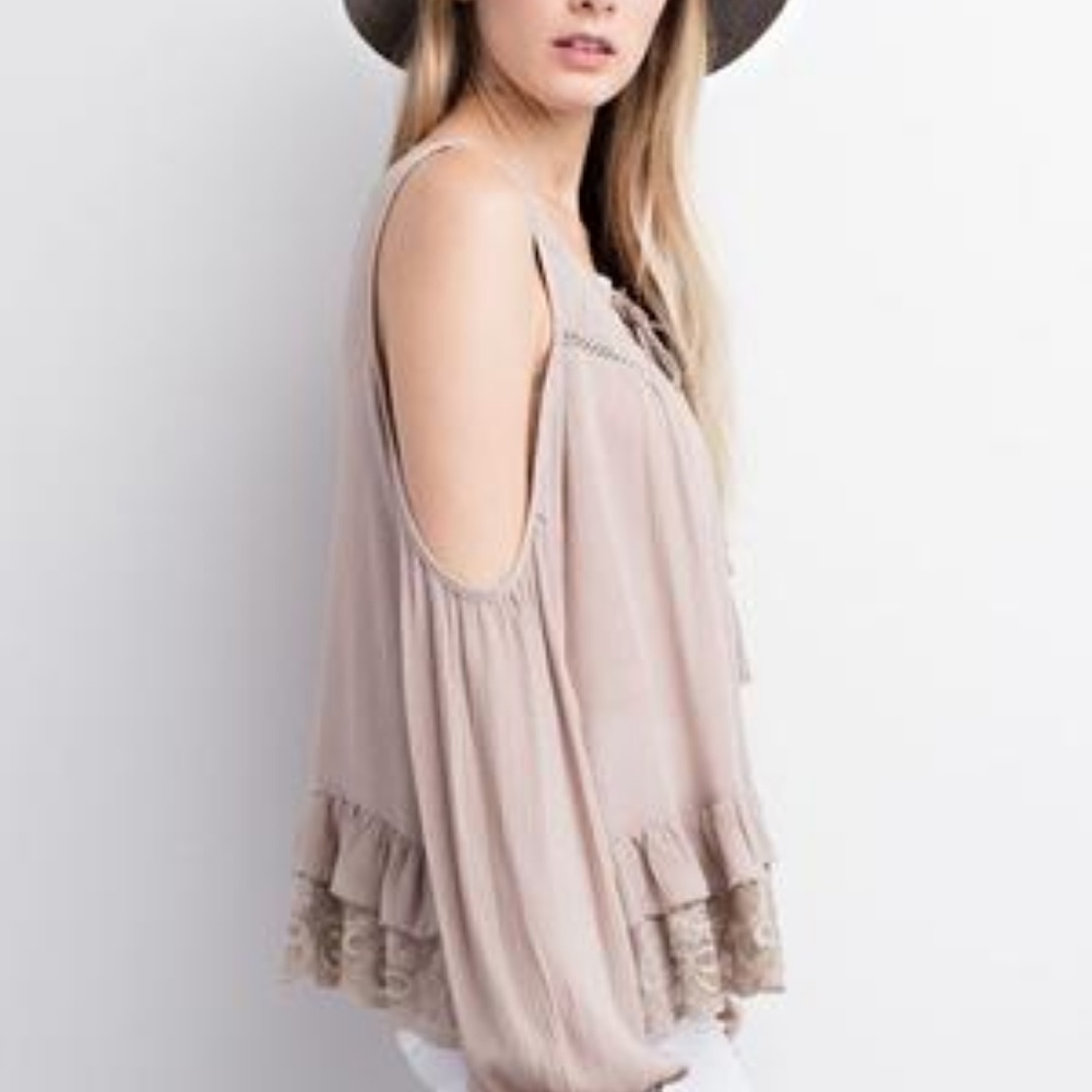 Beautiful Lace Top - Picture 7 of 7